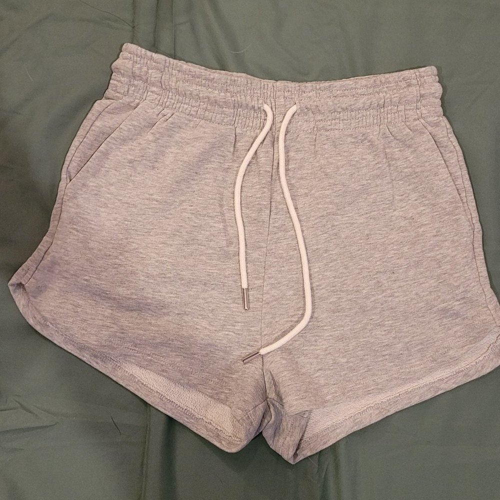 Grey sweatshorts